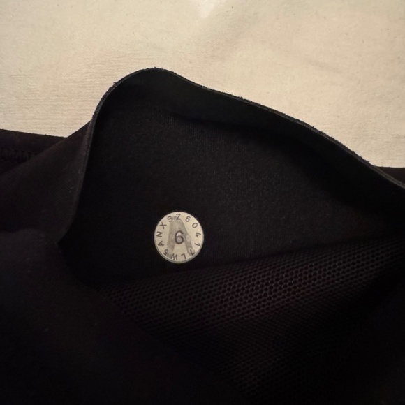 Lululemon In Movement 7/8 Tight *Everlux 25" Black - Picture 4 of 4